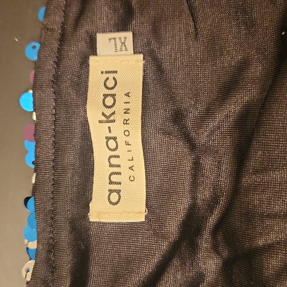 Shirt with sequins - Picture 3 of 3